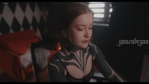 ynnenbrynn online show from 30, 4, 2026