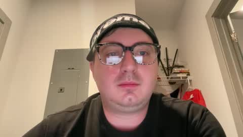 yogasmokedog69 online show from 28, 4, 2026
