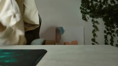 yoka_paradoxxx online show from 27, 10, 2025