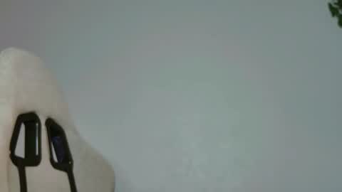 yoka_paradoxxx online show from 13, 11, 2025