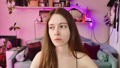 yoka_paradoxxx online show from 10, 7, 2026