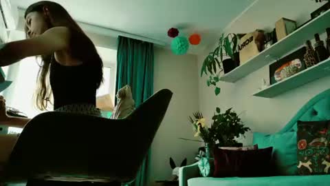 yoka_paradoxxx online show from 13, 7, 2026
