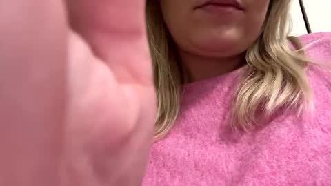 Snapshot of you_love_melisa chatting on 19, 12, 2024 private on 18 per minute start private 500 tokensOnlyfans online show from 19, 12, 2024