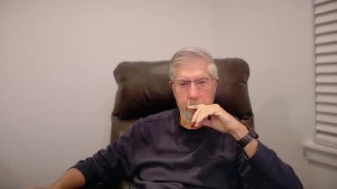 Snapshot of yougogirl_3 chatting on 2, 11, 2025 Colorado Guy Straight online show from 2, 11, 2025