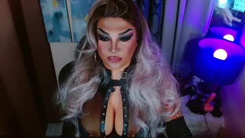 QUEEN MADISON  online show from 28, 4, 2026