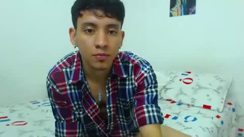 Snapshot of your_boy_hot chatting on 21, 4, 2026 your boy online show from 21, 4, 2026
