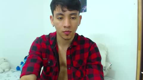 Snapshot of your_boy_hot chatting on 24, 4, 2026 your boy online show from 24, 4, 2026