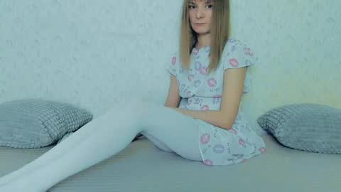 Lily online show from 3, 3, 2025