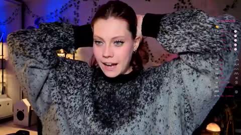 Snapshot of your_corvus chatting on 13, 11, 2025 your_corvus online show from 13, 11, 2025