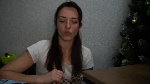 Snapshot of your_little_flexible_girl chatting on 23, 12, 2024 Meri online show from 23, 12, 2024