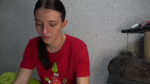 Snapshot of your_little_flexible_girl chatting on 23, 1, 2025 Meri online show from 23, 1, 2025