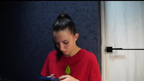 Snapshot of your_little_flexible_girl chatting on 4, 11, 2025 Meri online show from 4, 11, 2025