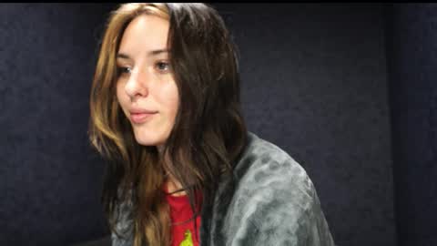 Snapshot of your_little_flexible_girl chatting on 16, 11, 2025 Meri online show from 16, 11, 2025