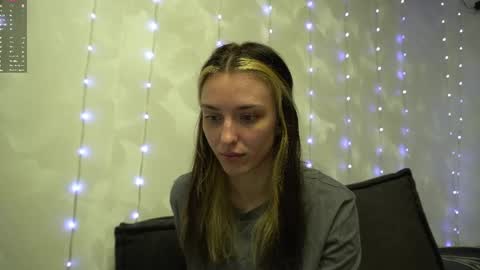 Snapshot of your_little_flexible_girl chatting on 30, 4, 2026 Meri online show from 30, 4, 2026