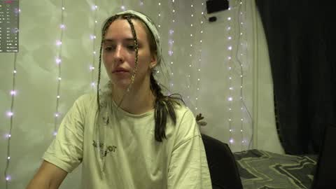 Snapshot of your_little_flexible_girl chatting on 9, 5, 2026 Meri online show from 9, 5, 2026