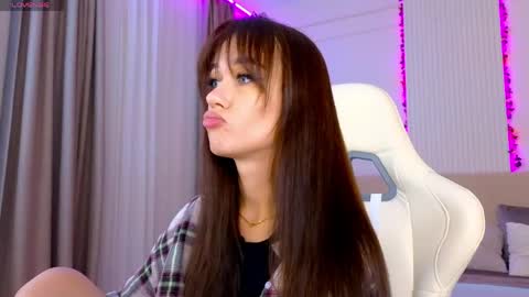 Jessica Loyd online show from 27, 4, 2026