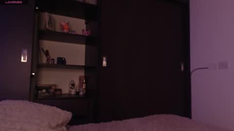 Snapshot of your_rosalie chatting on 21, 9, 2025 your_rosalie online show from 21, 9, 2025