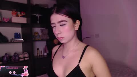 Snapshot of your_rosalie chatting on 8, 10, 2025 your_rosalie online show from 8, 10, 2025