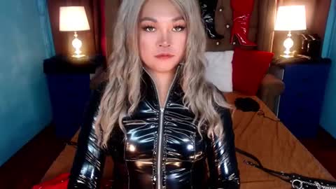 Casie online show from 2, 2, 2025