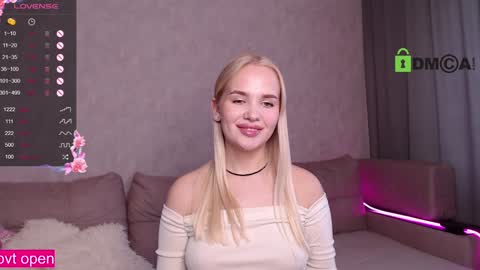 Lolli  Instagram  lollii 1  online show from 7, 12, 2024