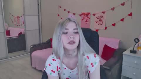 Snapshot of your_tender_doll chatting on 21, 12, 2025 Alice online show from 21, 12, 2025