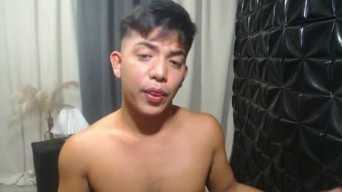 yourasian_bradley online show from 19, 5, 2026