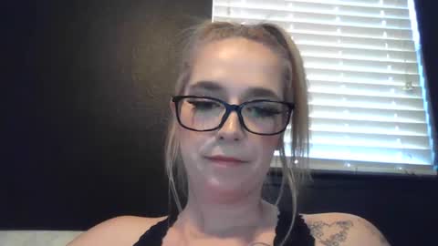 yourfavgirlduh online show from 19, 7, 2026