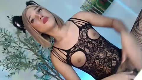 yourgirlnextdoor18 online show from 18, 5, 2026
