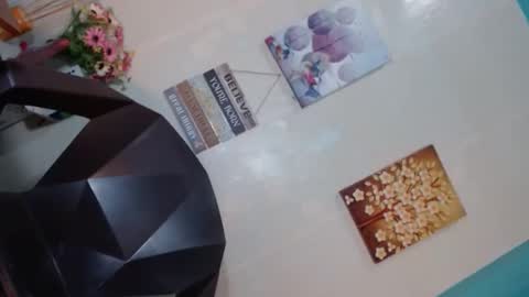 Mauie  online show from 4, 2, 2025