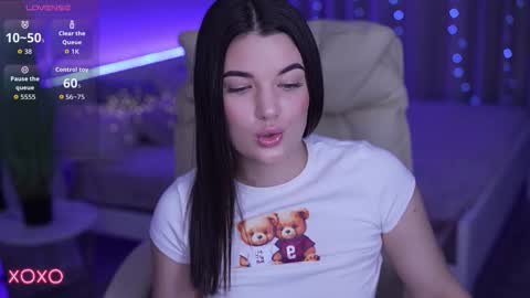 L O L A online show from 20, 11, 2025