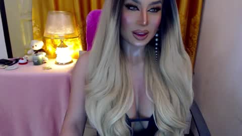 Adriana Maxwell online show from 9, 6, 2026
