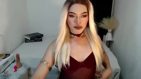 TIFFANY SUCKING QUEEN online show from 25, 4, 2026