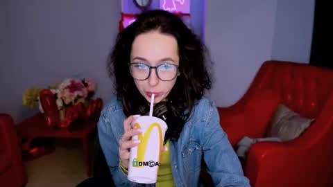 yours_sunny online show from 22, 2, 2025