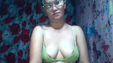 Snapshot of yourshygirl82 chatting on 19, 6, 2026 im MAY online show from 19, 6, 2026