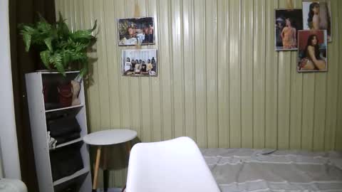 yoursubmissive_larah online show from 10, 3, 2026