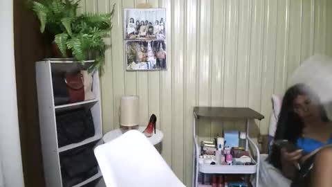yoursubmissive_larah online show from 8, 5, 2026