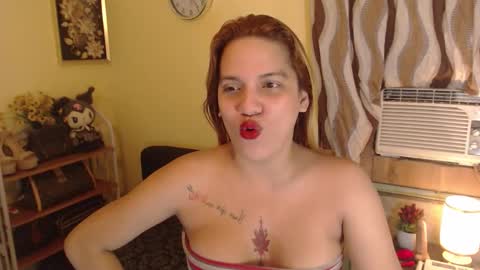 Snapshot of yoursweetangelxxx chatting on 11, 10, 2025 YourDreamgirl online show from 11, 10, 2025