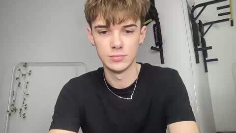 Snapshot of yoursweetyguy chatting on 22, 12, 2025 yoursweetyguy online show from 22, 12, 2025