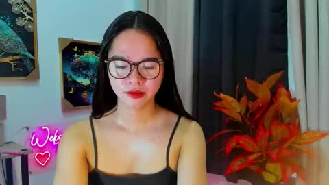 Snapshot of yourtinybunny chatting on 4, 12, 2025 yourtinybunny online show from 4, 12, 2025