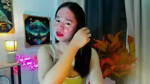 Snapshot of yourtinybunny chatting on 16, 12, 2025 yourtinybunny online show from 16, 12, 2025