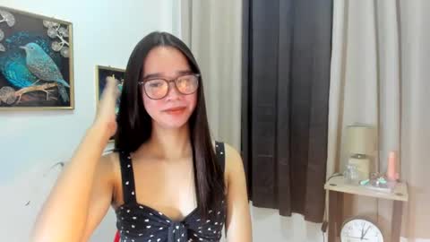 yourtinybunny online show from 4, 7, 2026