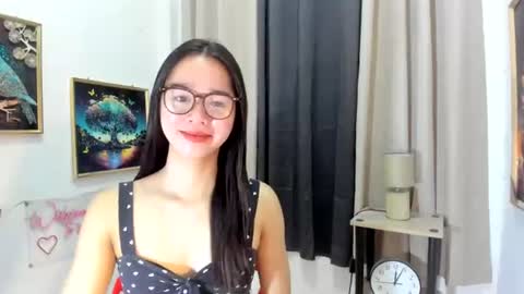 yourtinybunny online show from 28, 7, 2026