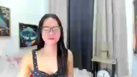 yourtinybunny online show from 28, 7, 2026