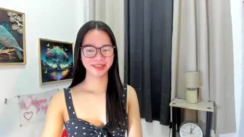 yourtinybunny online show from 28, 7, 2026
