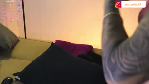 Bella- Independert Model online show from 7, 3, 2025