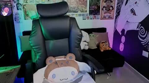 Snapshot of yuhwa chatting on 16, 1, 2026 rawr Anne Independent model online show from 16, 1, 2026