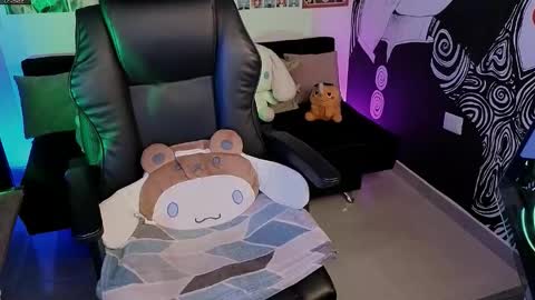 Snapshot of yuhwa chatting on 4, 2, 2026 rawr Anne Independent model online show from 4, 2, 2026