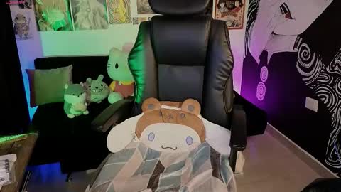 Snapshot of yuhwa chatting on 11, 2, 2026 rawr Anne Independent model online show from 11, 2, 2026