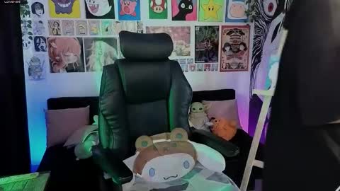 Snapshot of yuhwa chatting on 19, 3, 2026 rawr Anne Independent model online show from 19, 3, 2026