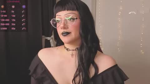   online show from 25, 6, 2026